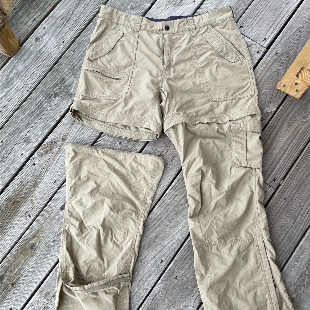 Eastern Mountain Sports convertible pants/shorts size 16